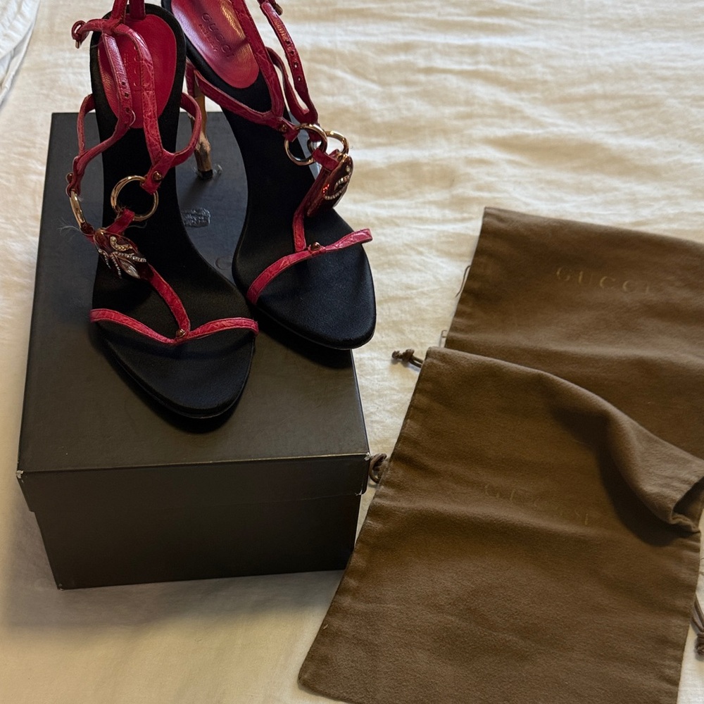 Gucci Women's Pink and Black Strappy Heels
